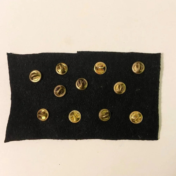 Vintage Lot of 11 Assorted Pins CNE Winner Peg Cup Winnipeg Manitoba Canada Pins - Picture 5 of 11